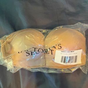 Strapless convertible bombshell push up bra